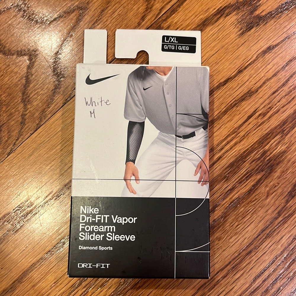NWT Nike Dri-Fit White Vapor Forearm Slider Sleeve Size M